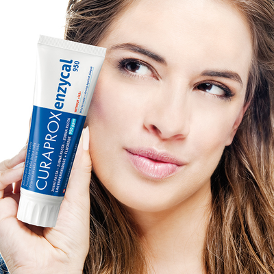 Зубная паста профессиональная Enzycal 950 с содержанием фтора, Curaprox, 75 мл.