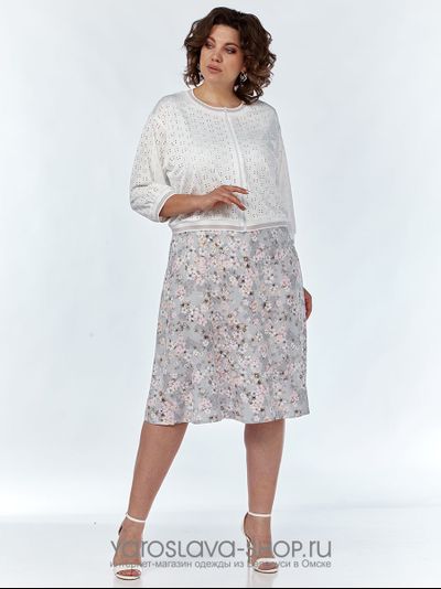 Женский комплект, состоящий и жакета и платья