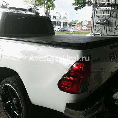 Крышка трехсекционная виниловая, в кузов пикапа 2015 н.в.