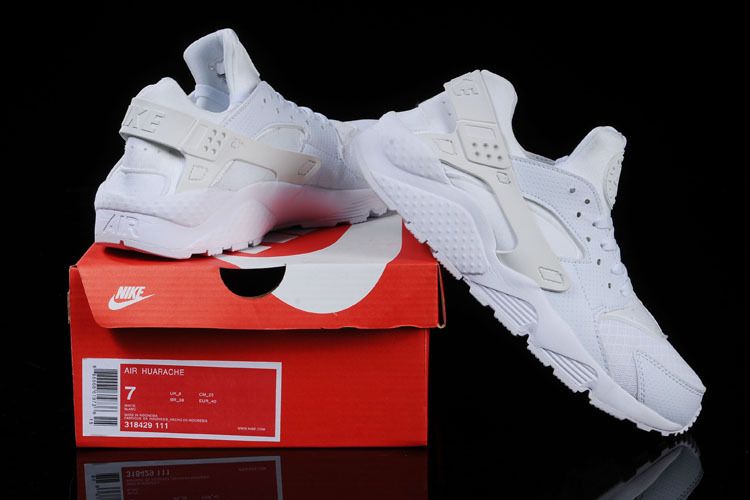 NIKE HUARACHE