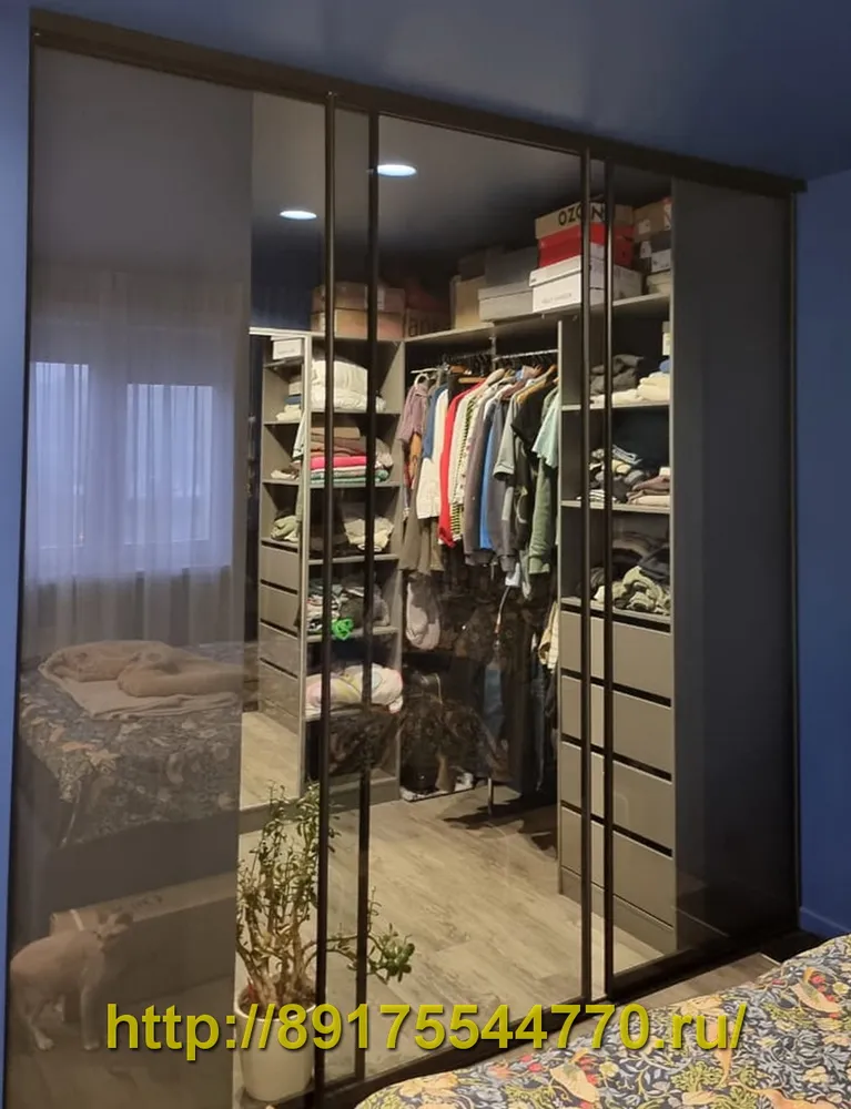 001 Гардеробная (фото заказчика).
Сделано по индивидуальным размерам с учетом всех пожеланий заказчика.
