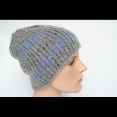 Серая вязаная женская шапка со стразами Vizio Италия 8007 CY