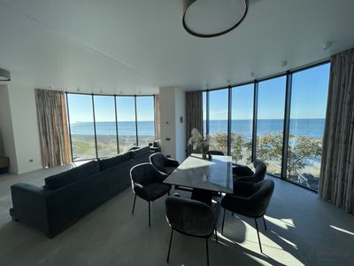 Продаётся квартира с панорамным видом на море 180 градусов. 1-я линия, 120 м2. ЖК "Tropical Garden"