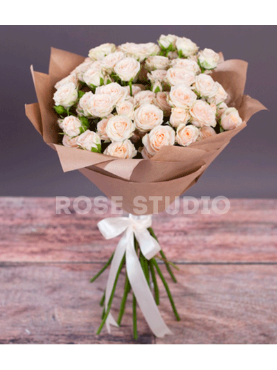 7 голландских кустовых роз  в крафте