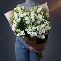 Классический букет из 15 белых эустом