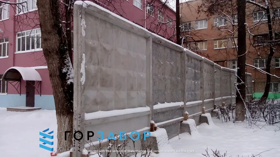 Ограждение из бетонных плит