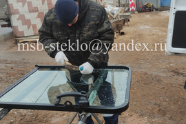 Установка лобового стекла на JCb JS160W