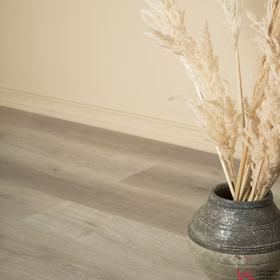 SPC ламинат Respect Дуб Светлый 4210 43 класс толщина 5 мм с фаской и подложкой замковый 2.2448 м2