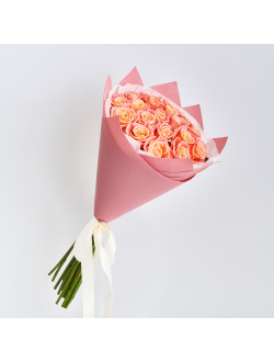 19 персиковых роз