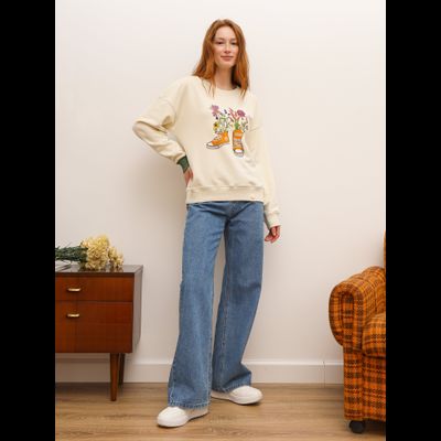 ЖЕНСКИЙ СВИТШОТ СВЕТЛЫЙ "ЦВЕТОЧНЫЕ КЕДЫ"