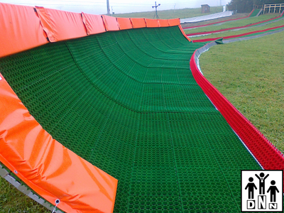 Мат защитный для тюбинговых трасс 0,09*0,08*2м крепление на липучках DNN