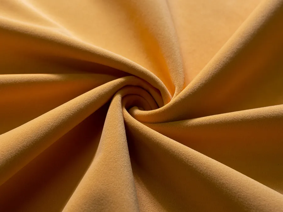 Коллекция Irida это бархатистый, матовый велюр с широкой цветовой палитрой. Велюр Irida гармонично сочетается с другими материалами, такими как кожа, текстиль или дерево, что позволяет использовать его в любых стилях интерьера. 