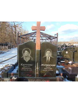 На фото двойной памятник на могилу семейный с крестом в СПб