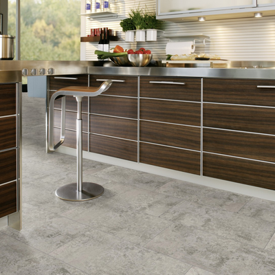 Виниловый пол Wineo 400 Stone Fairytale Stone Pale DLC00142 в интерьере кухни