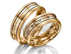 Обручальные кольца из желтого золота с прямыми дорожками с бриллиантами в женском кольце с вогнутым