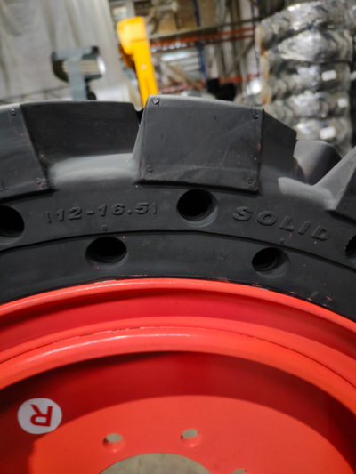 Шина 12-16.5 Цельнолитая ( с Диском )