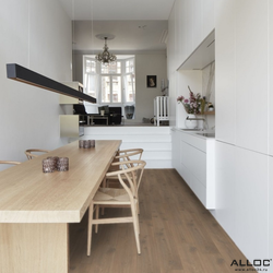 Декор ламината Alloc Original Дуб Индийский 04570 в интерьере кухни