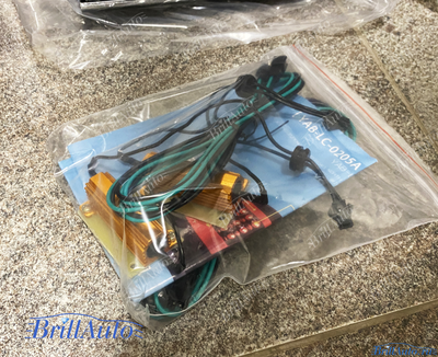 Cтопы Toyota Land Cruiser 200 07-15 в стиле 21 года LED (красные с темным низом)