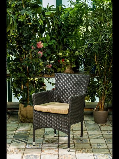 Плетеное кресло AROMA темно-коричневое из искусственного ротанга