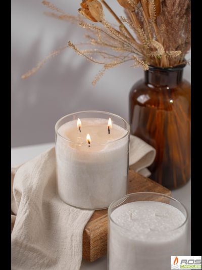 Новогодняя свеча заливная белая с крышкой 10*10см