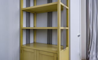 Стеллаж с нижней тумбой, в стиле 50х.