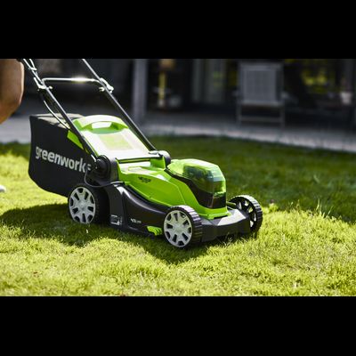 Аккумуляторная газонокосилка Greenworks G24X2LM41