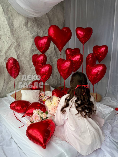 множества гелиевых сердец и огромного шара гиганта Троицк Новая Москве