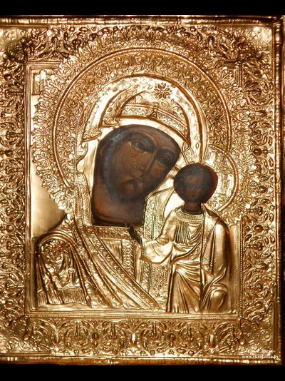 Киот для иконы в окладе