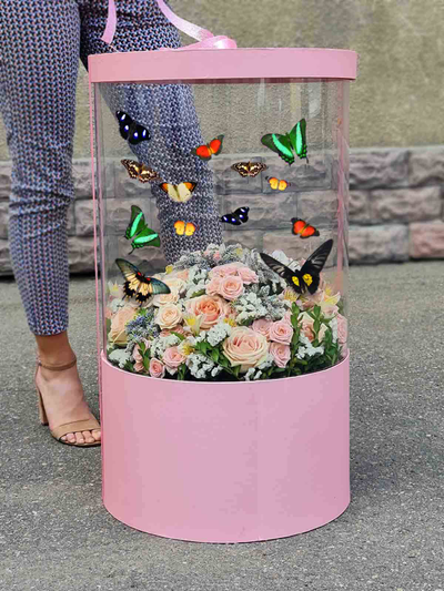 Букет №51. Огромная композиция и 15 бабочек