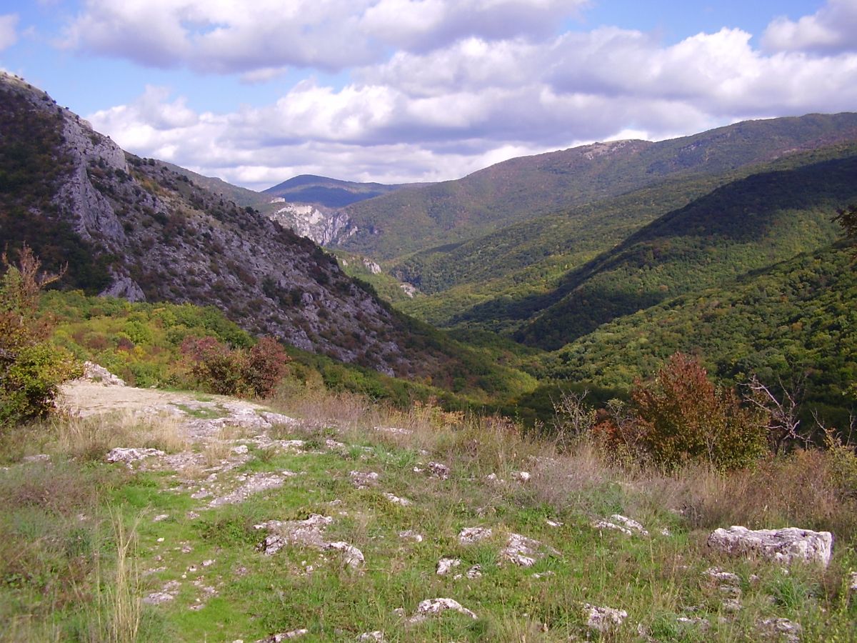 горный Крым на майские праздники, каменный поворот