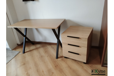 022 Стол на металлокаркасе и тумба с выдвижными ящиками