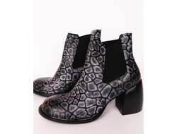 Ботинки Челси на каблуке