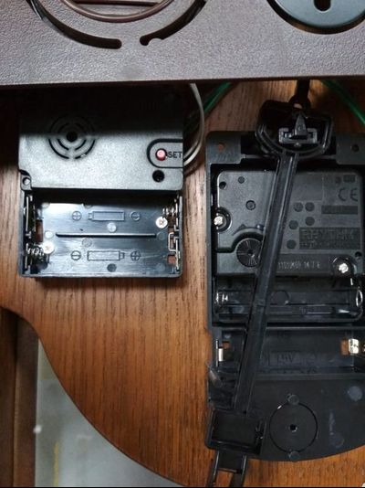 Настенные часы Rhythm CMJ303ER06