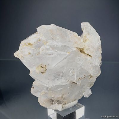 Горный хрусталь с включениями хлорита. Северная Осетия.