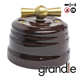 керамический ретро выключатель коричневый Grande с латунной ручкой