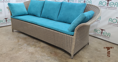 Оригинальный диван из ротанга