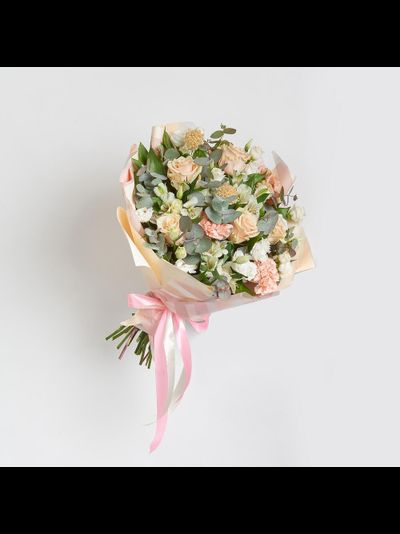 Кремовый букет с эвкалиптом