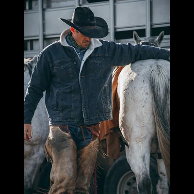 Куртка Wrangler® Western Sherpa Lined Denim Trucker Jacket