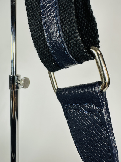 Женская кросс боди сумка из натуральной кожи Vera Pelle от M&Marie темно-синего цвета 025866