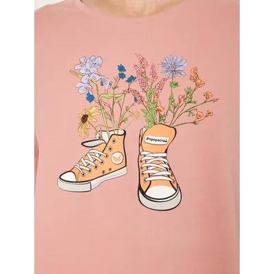 МУЖСКАЯ ФУТБОЛКА РОЗОВЫЙ "ЦВЕТОЧНЫЕ КЕДЫ"