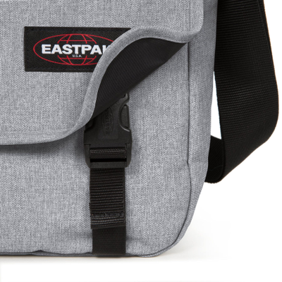 Детали сумки Eastpak Delegate + Sunday Grey