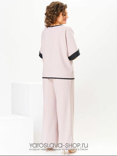 Пудровый брючный комплект с принтом "цветок"