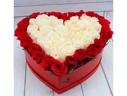 Шляпная коробка сердце с розами №53