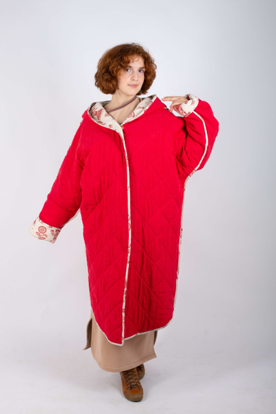 Стеганое пальто "Родное тепло" с капюшоном