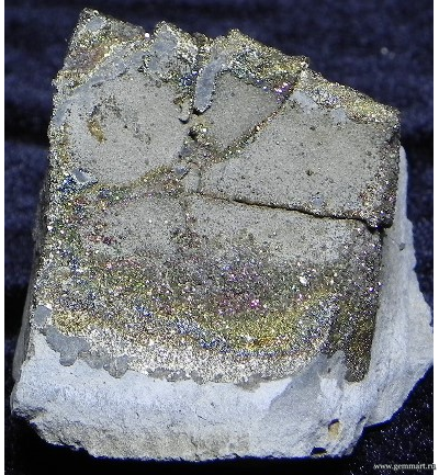 Пирит, "спектропирит", в полости конкреции. Россия. 57*47*43мм