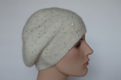 Зимний одинарный белый берет с пайетками Визио Италия
