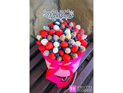 Клубника в шляпной коробке №2 в Ростове-на-Дону | FRUTTI FLOWER