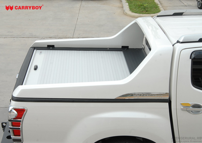 Жалюзи со спойлером CARRYBOY ROLLER LID HILUX REVO CB-776