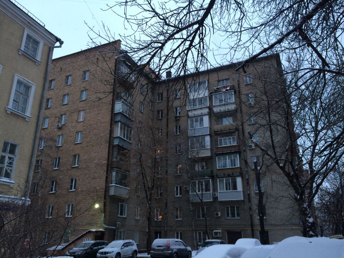 Квартира в многоквартирном жилом доме (Москва, ул. Воронцовская, 30)