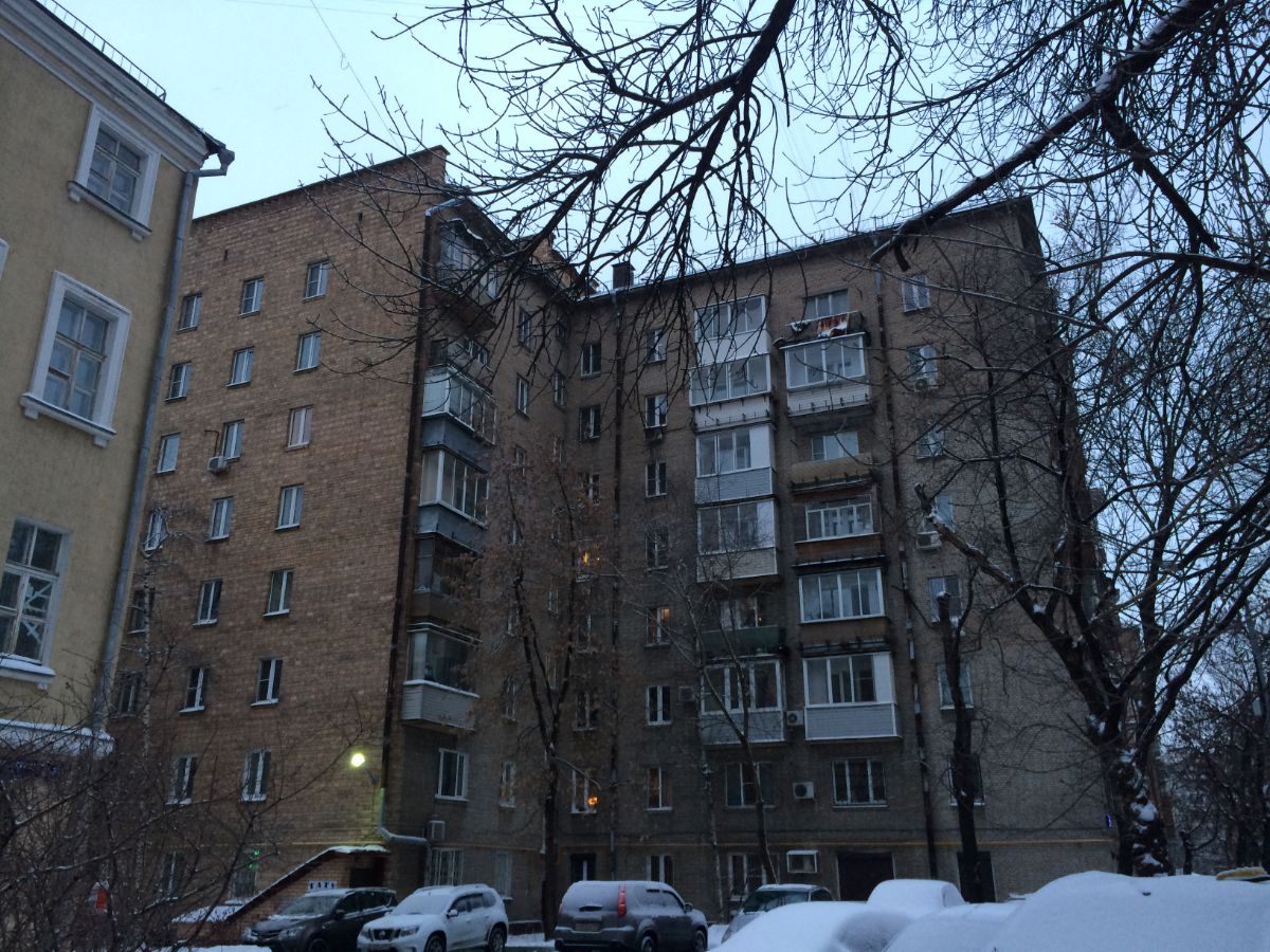 Квартира в многоквартирном жилом доме (Москва, ул. Воронцовская, 30)